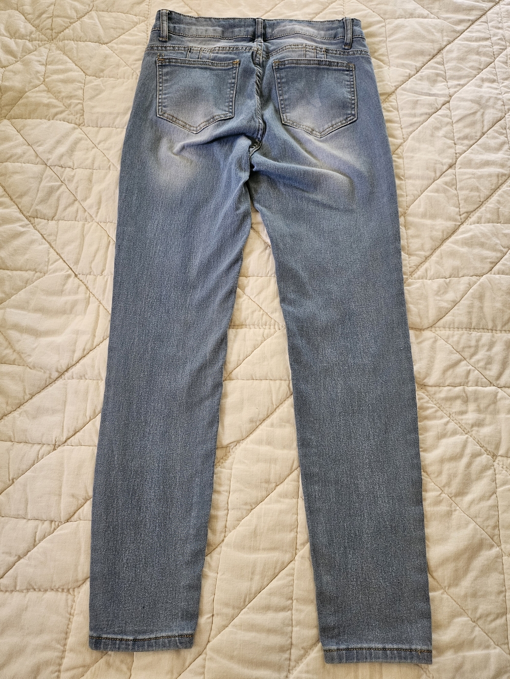 Between Us Light Wash Skinny Jeans - Size 9 - Picture 2 of 7